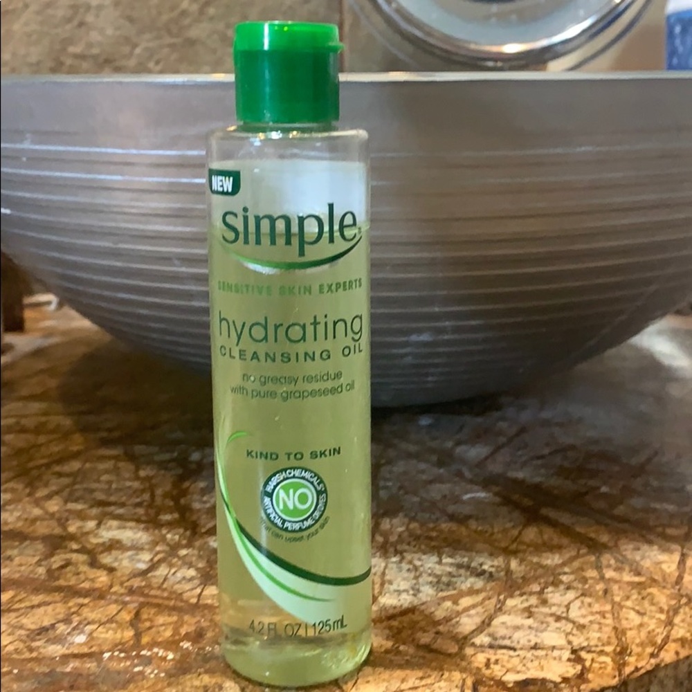 Simple hydrating cleansing oil